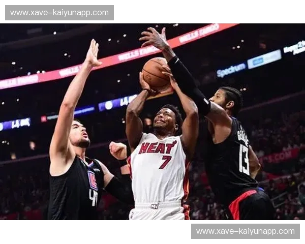 宿命、肌肉与垃圾话的交响诗：为何“尼克斯vs热火录像”是你今晚唯一的解药